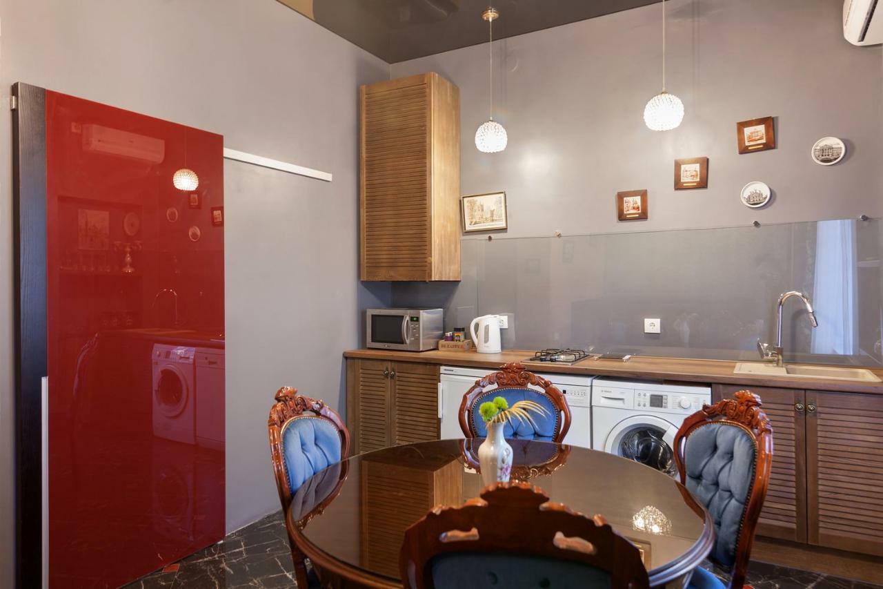 Delux Leopolli Apartments Near Shopping Mall Forum Lviv Bagian luar foto