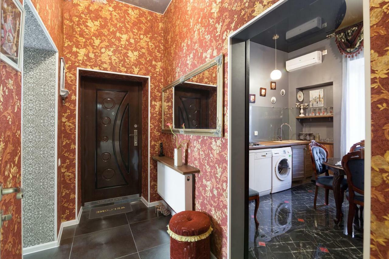 Delux Leopolli Apartments Near Shopping Mall Forum Lviv Bagian luar foto