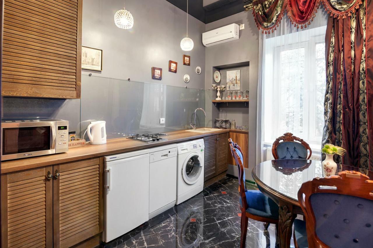 Delux Leopolli Apartments Near Shopping Mall Forum Lviv Bagian luar foto